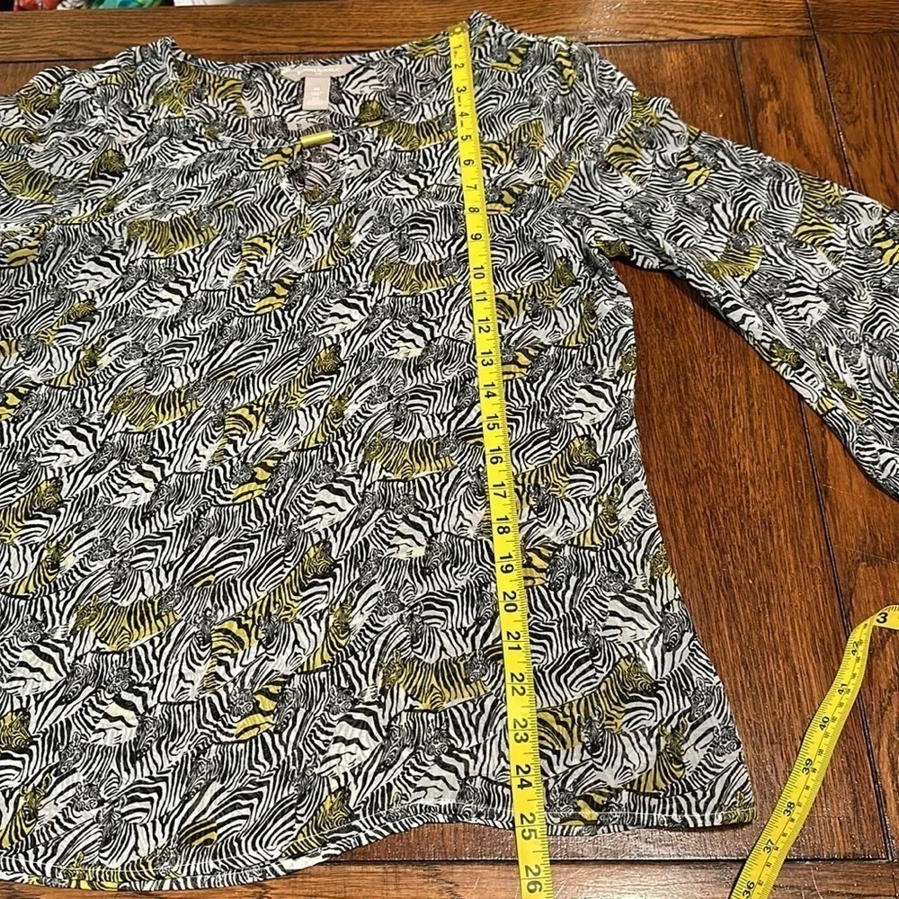 Banana Republic Factory zebra print shirt size Medium - Picture 5 of 6